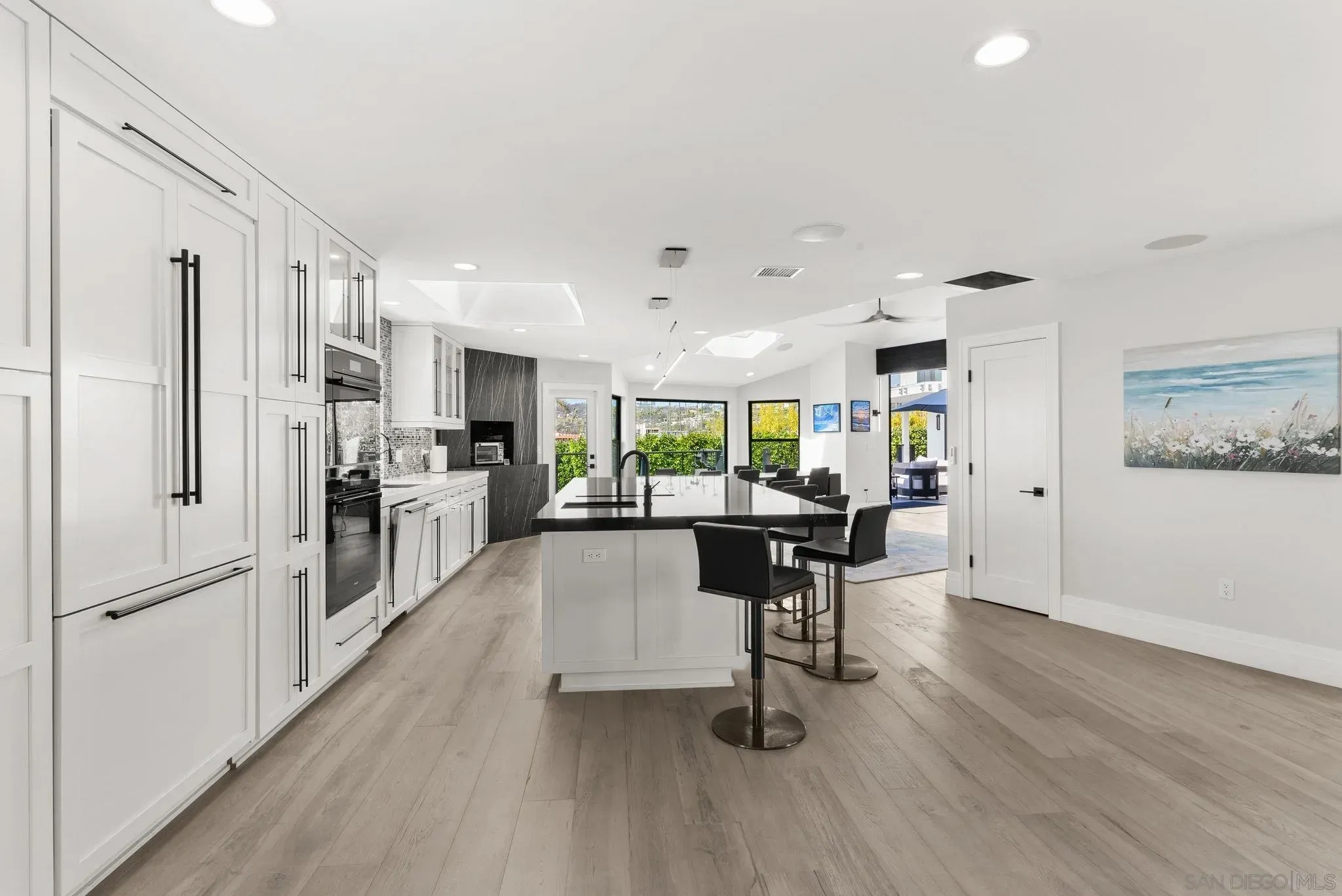 La Jolla, California 92037, United States, 5 Bedrooms Bedrooms, ,4 BathroomsBathrooms,Residential,Active,137085