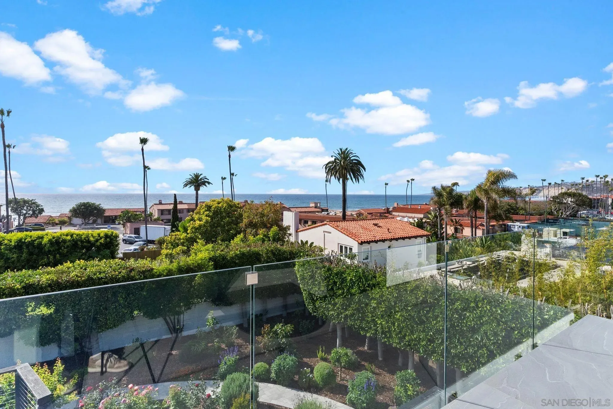 La Jolla, California 92037, United States, 5 Bedrooms Bedrooms, ,4 BathroomsBathrooms,Residential,Active,137085