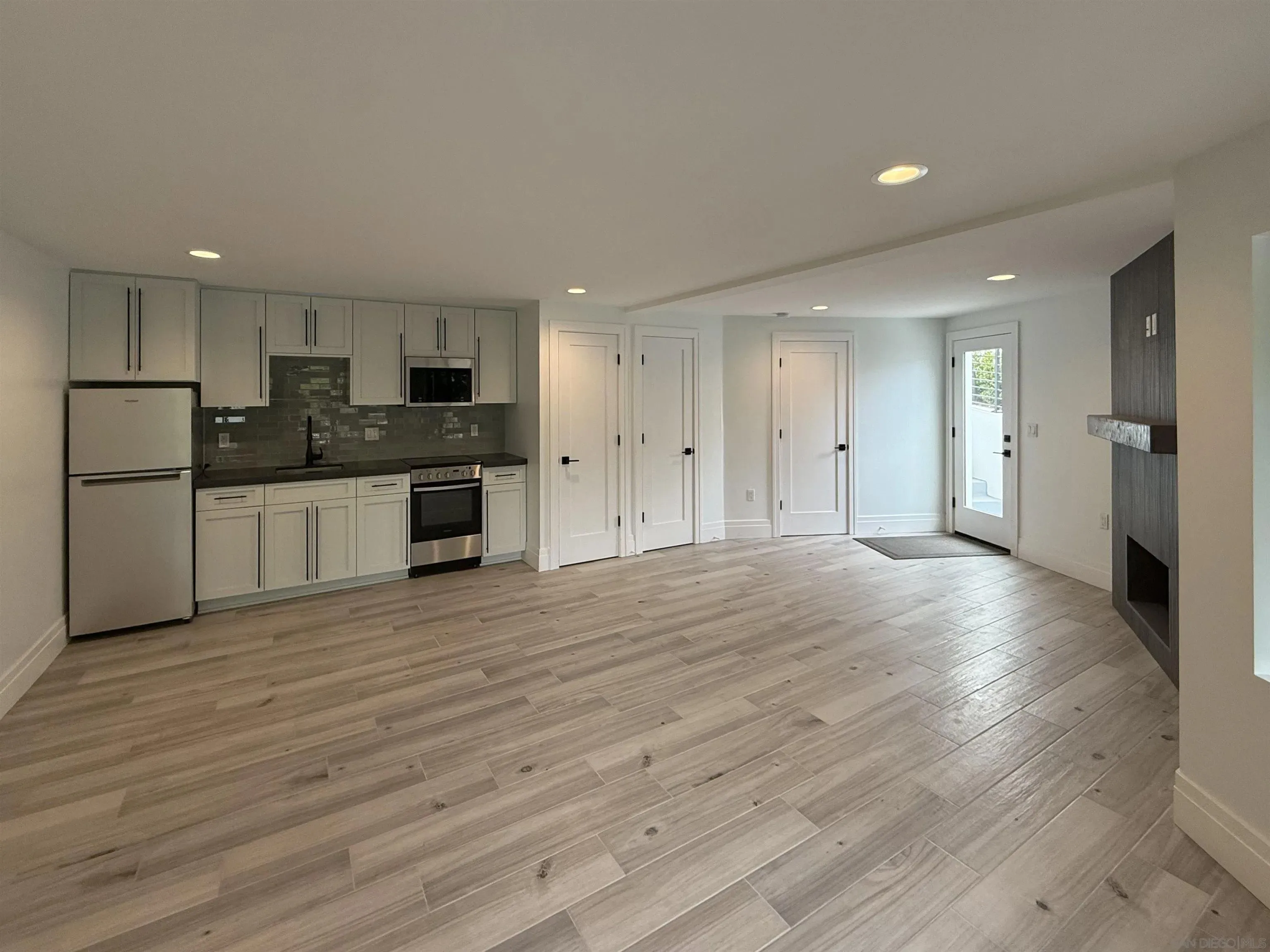 La Jolla, California 92037, United States, 5 Bedrooms Bedrooms, ,4 BathroomsBathrooms,Residential,Active,137085