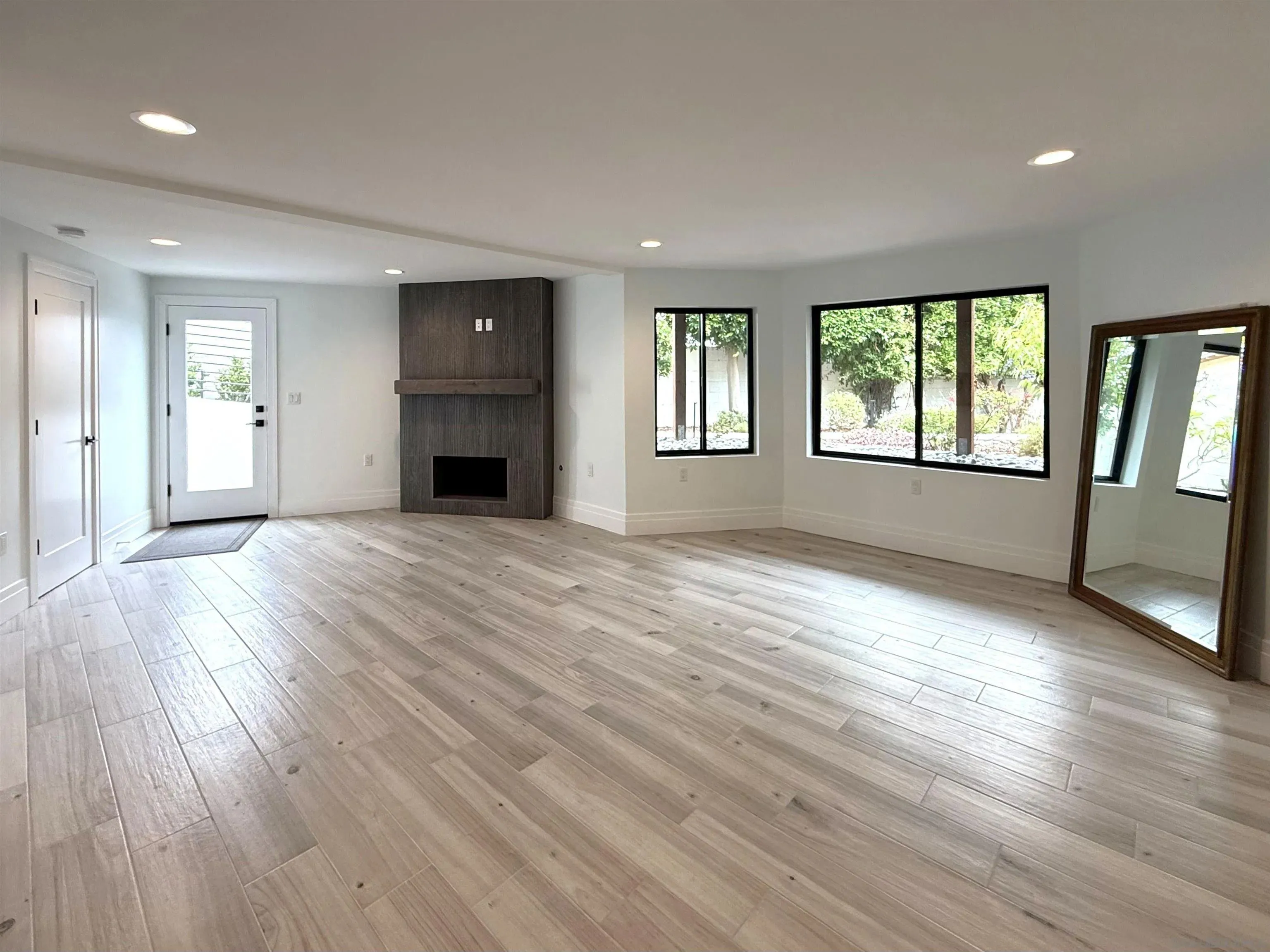 La Jolla, California 92037, United States, 5 Bedrooms Bedrooms, ,4 BathroomsBathrooms,Residential,Active,137085