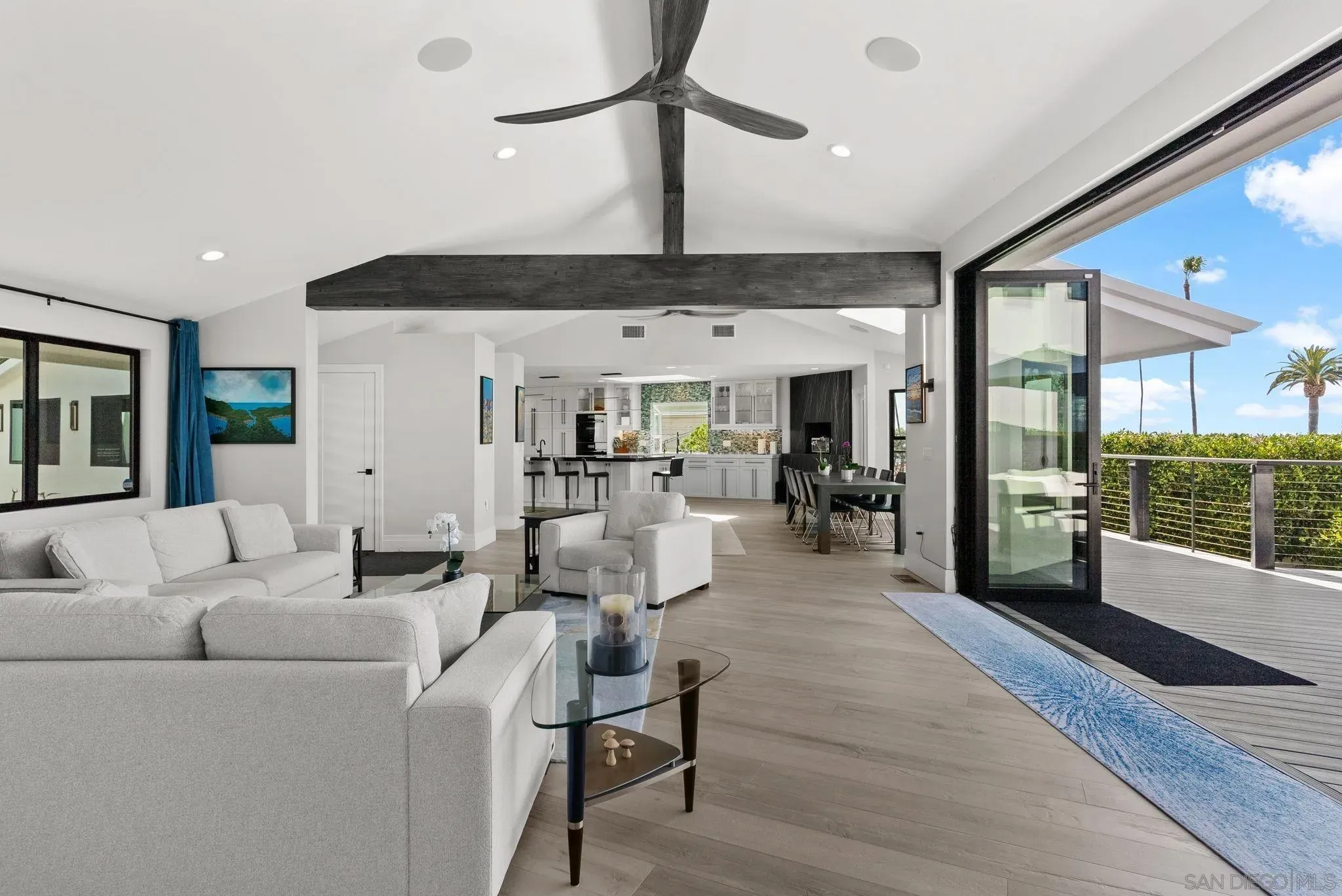 La Jolla, California 92037, United States, 5 Bedrooms Bedrooms, ,4 BathroomsBathrooms,Residential,Active,137085