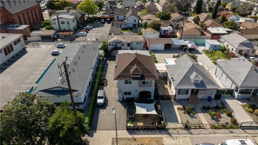 2221 Griffin Ave