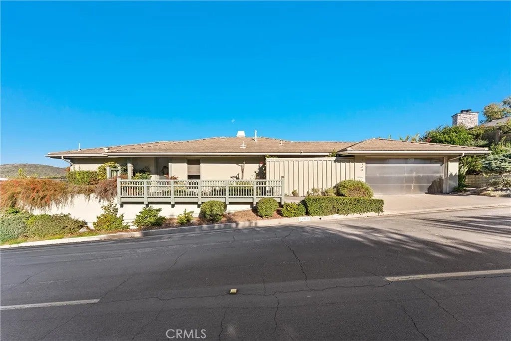 1289 Skyline Drive