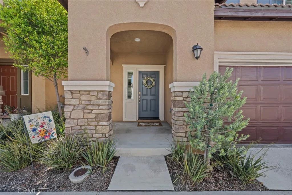 Photo of 24282 Hazelnut Ave, Murrieta, CA 92562 (MLS # SW26104440)
