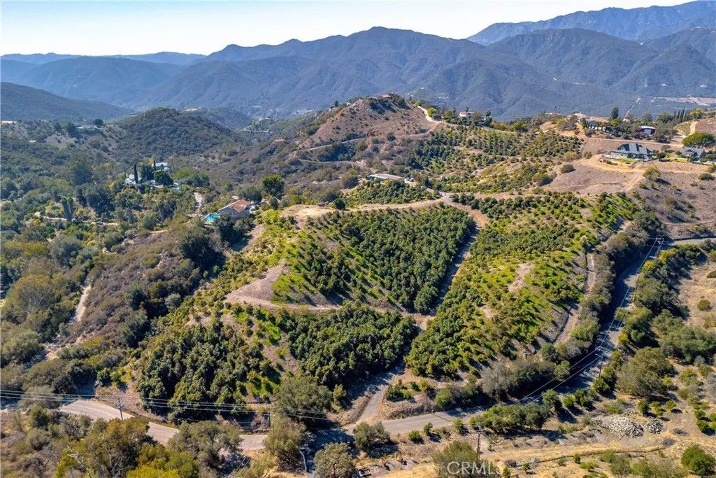 Photo of 39238 Daily Rd, Fallbrook, CA 92028 (MLS # SW25250648)