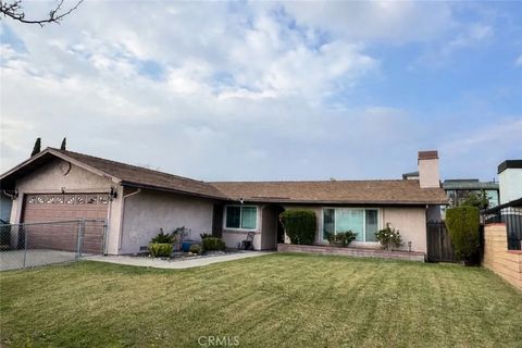 Photo of 16034 Hawthorne Ave, Fontana, CA 92335 (MLS # CV26021883)