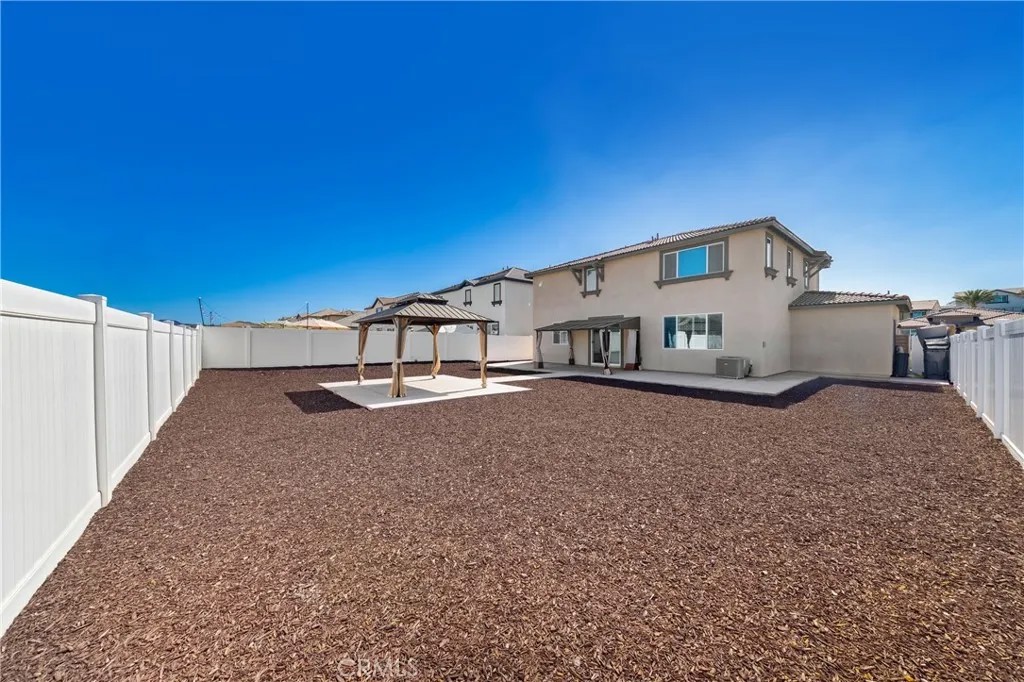 30842 White Pines