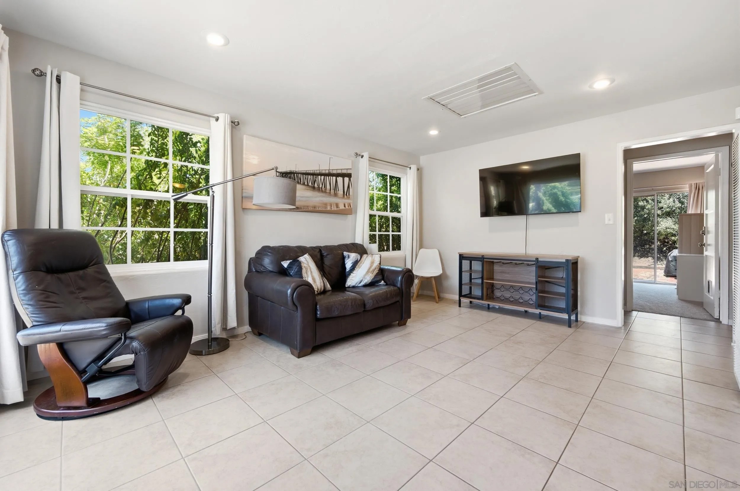 3467 Glade St.