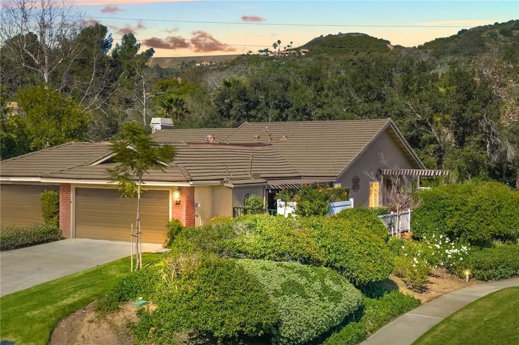 Photo of 4124 Arboles Court, Fallbrook, CA 92028 (MLS # SW26025297)