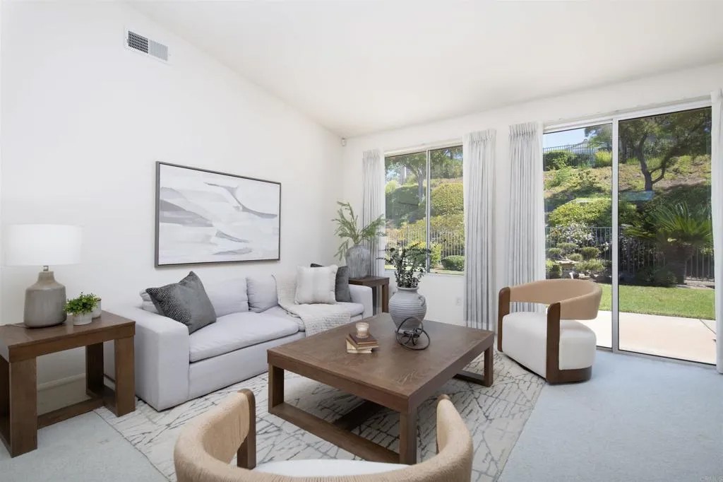 3262 Camino Marzagan