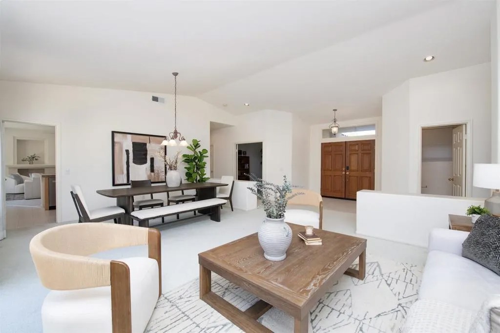 3262 Camino Marzagan