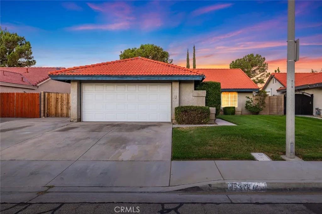 Photo of 45312 Essex LN, Lancaster, CA 93534 (MLS # SR26167133)