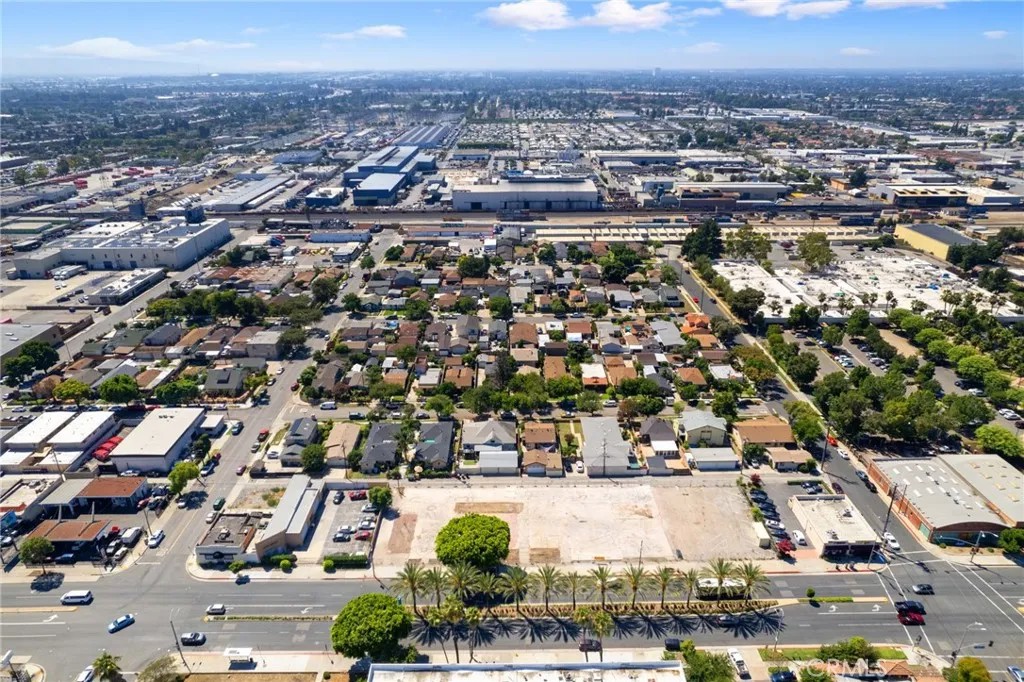 16635 Paramount