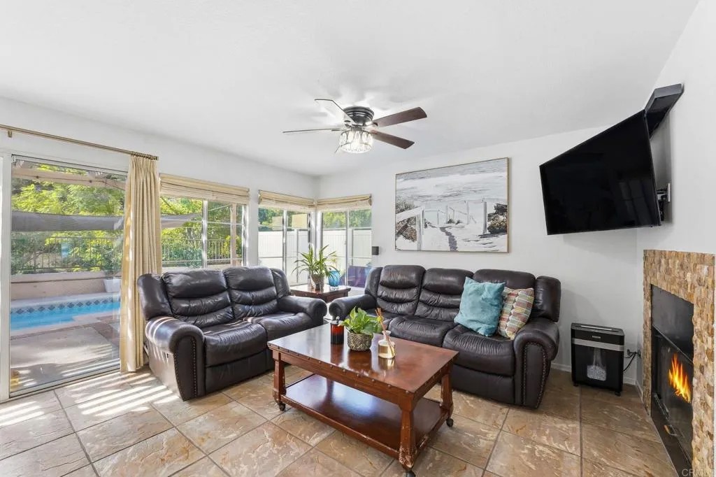 2505 Whispering Palms Loop