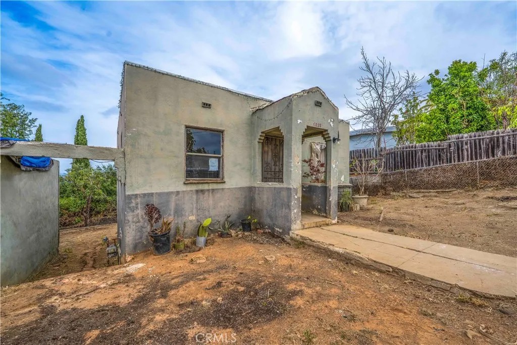 1023 De Garmo Drive