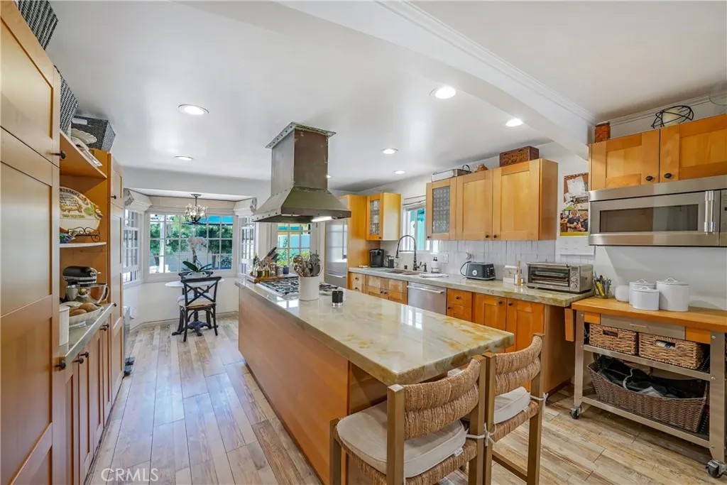 16742 Bayview