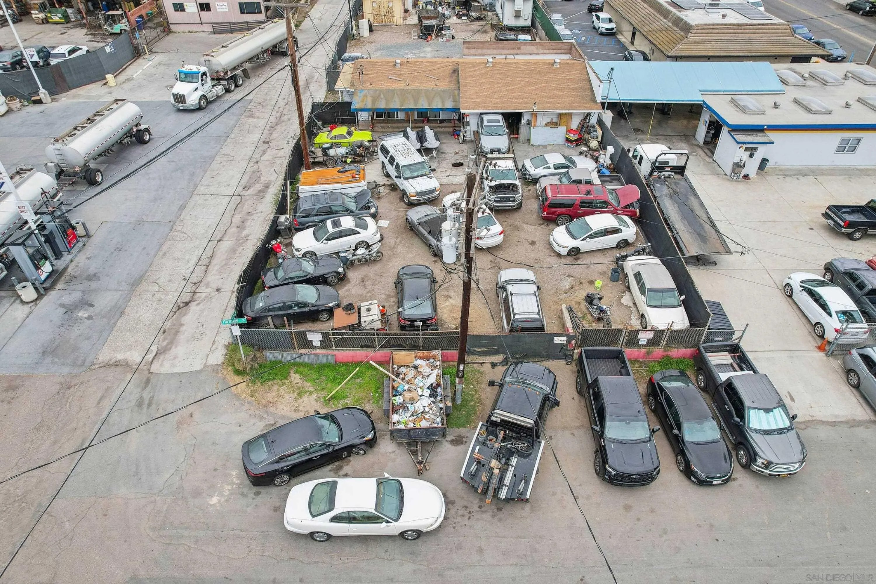 6205 & 6215 Fairmount Avenue 1