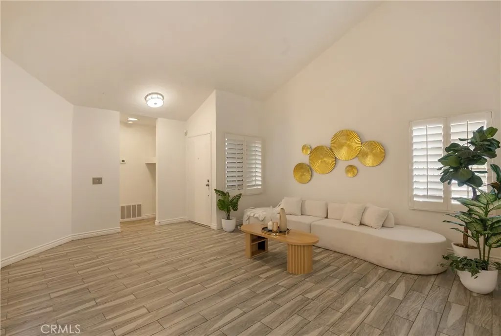 649 E Merion