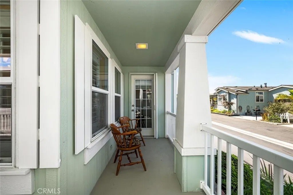 16422 Poipu Ln