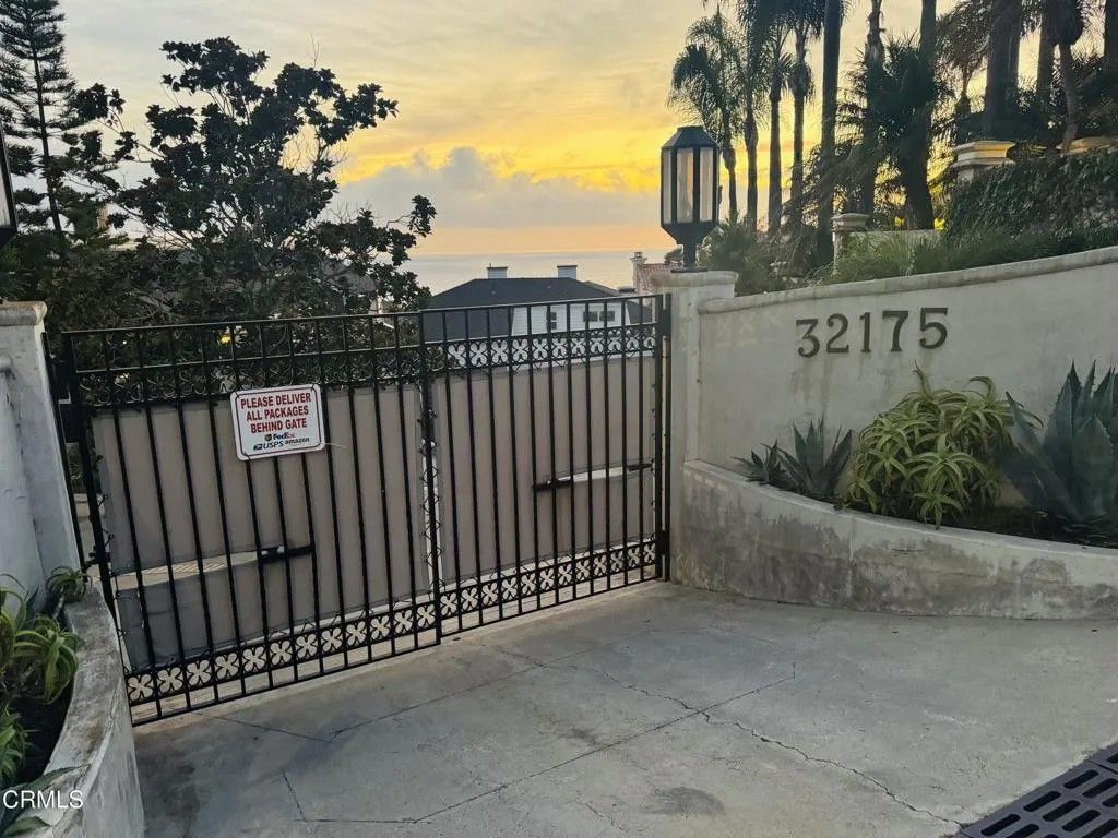 Photo of 32175 S Coast Highway, Laguna Beach, CA 92651 (MLS # P1-26944)