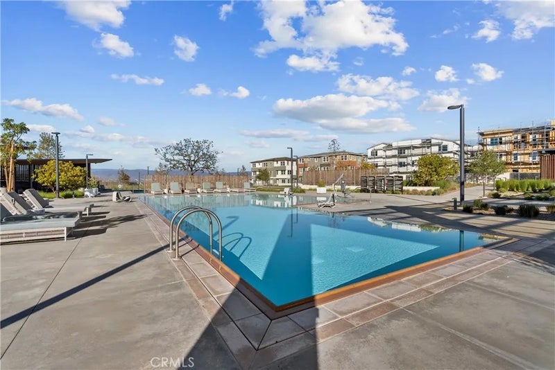 27034 Hummingbird Lane