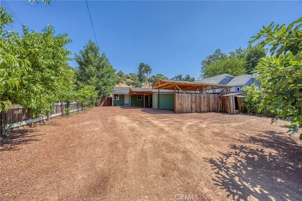 13510 Lower Lakeshore Drive