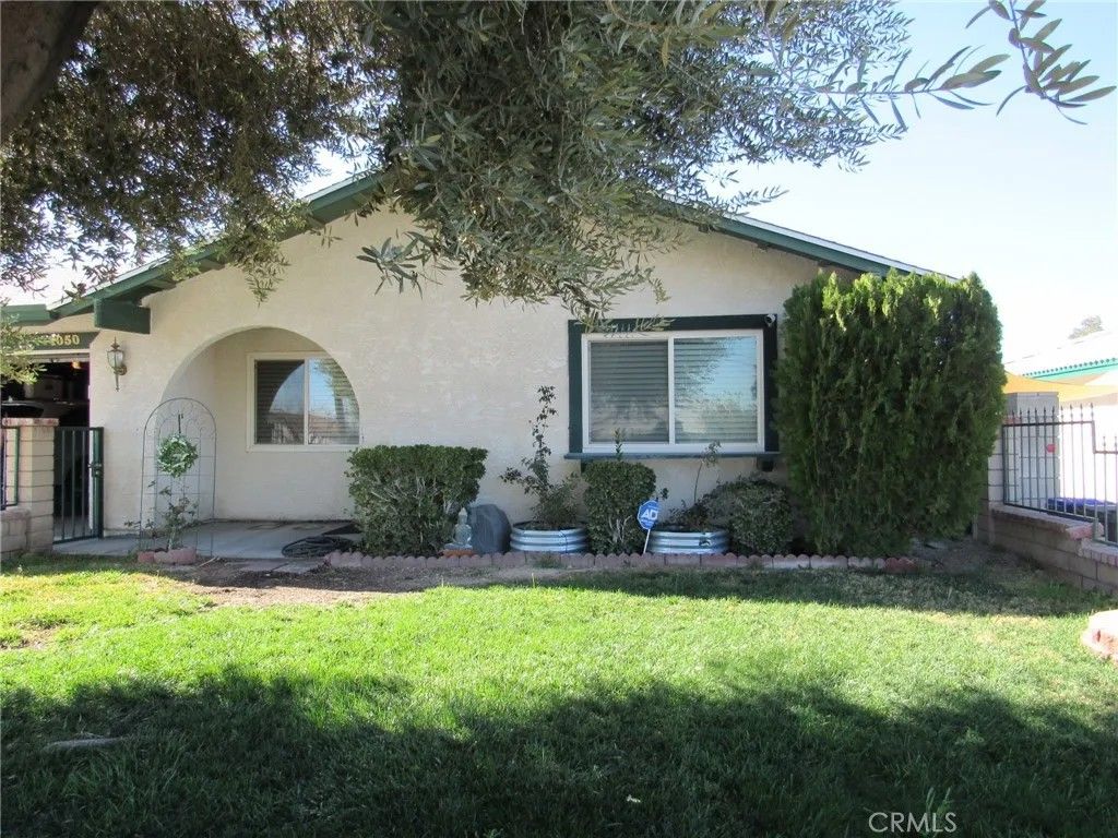Photo of 1050 Arroyo Drive, Barstow, CA 92311 (MLS # HD26028799)