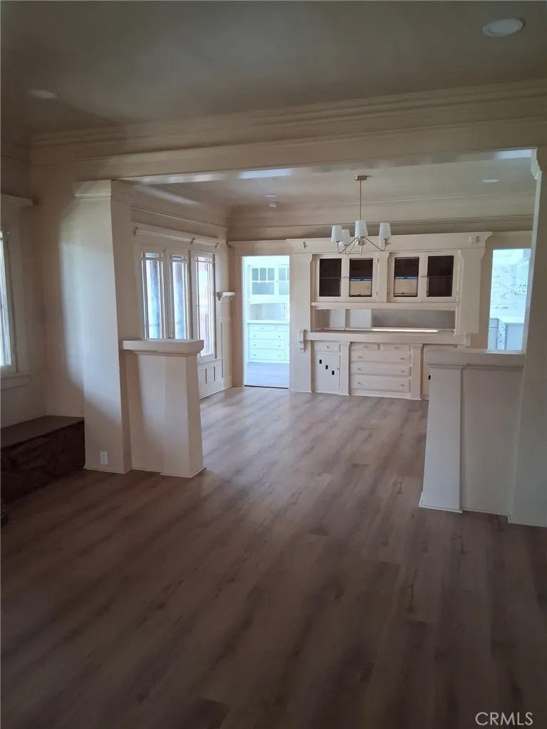 1842 W 43rd Place