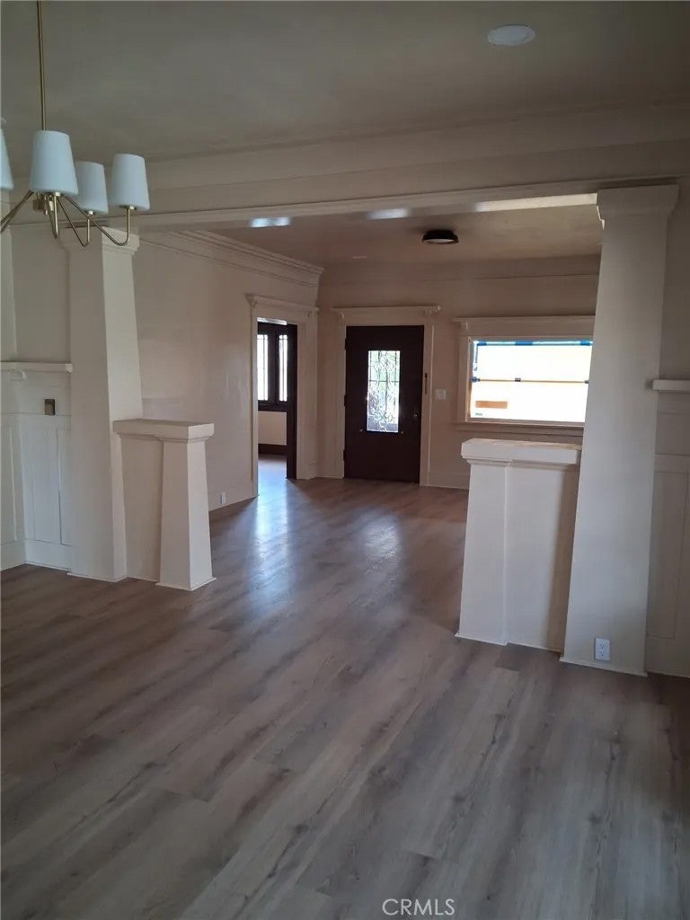 1842 W 43rd Place