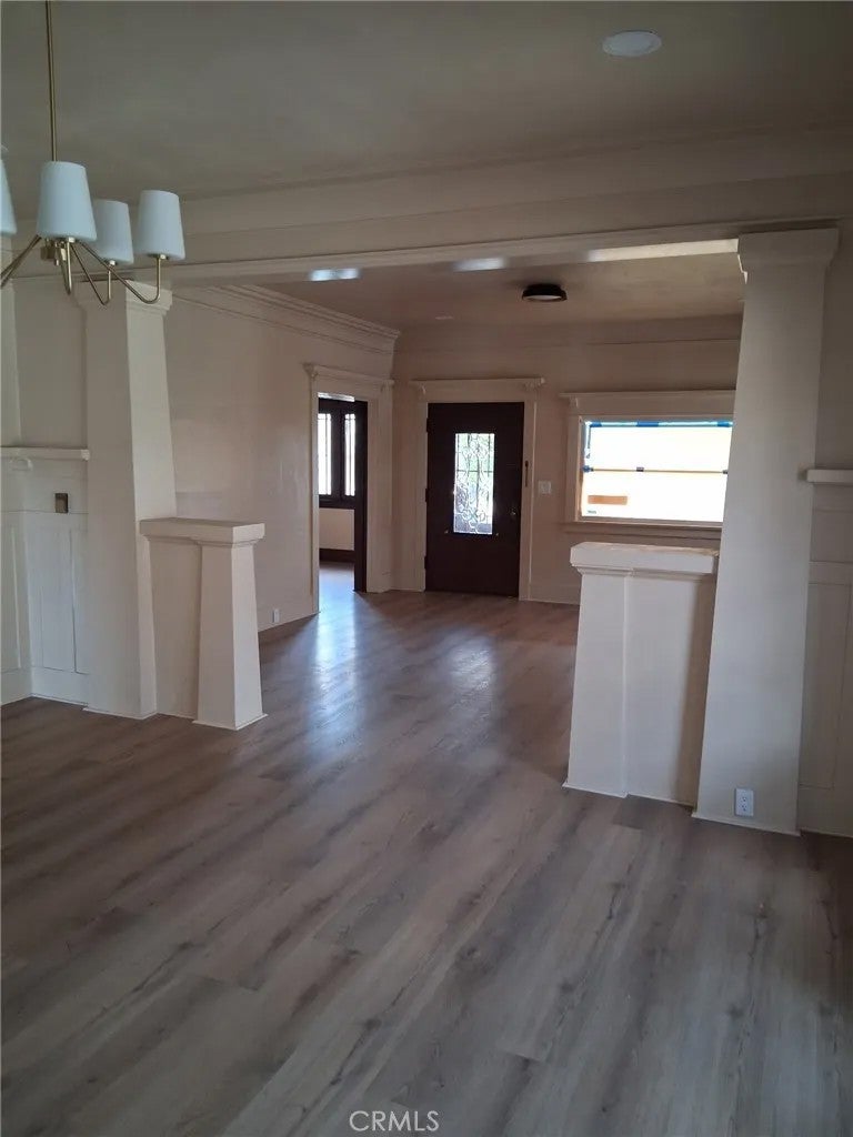 1842 W 43rd Place