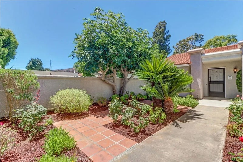 5528 Via La Mesa A