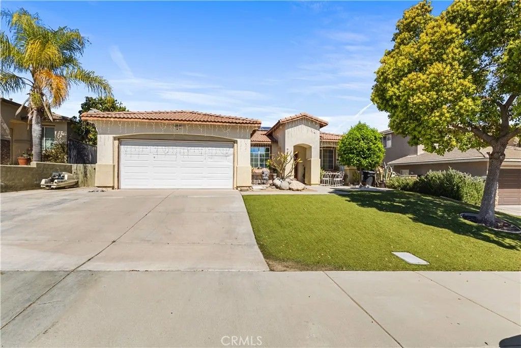 Photo of 15072 Knollwood St, Lake Elsinore, CA 92530 (MLS # DW26043840)