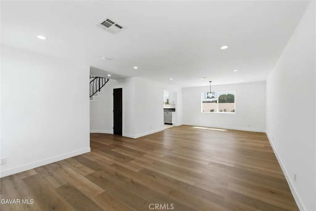 39176 11th West