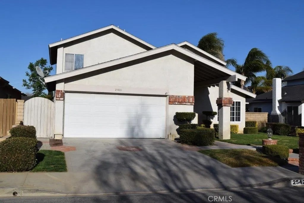 Photo of 25420 Via Impreso, Valencia, CA 91355 (MLS # SR26156965)