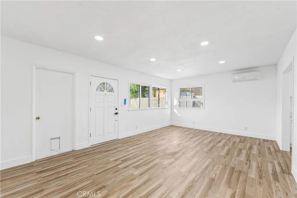 Photo of 14840 Polk Street, Sylmar, CA 91342 (MLS # SR26081139)