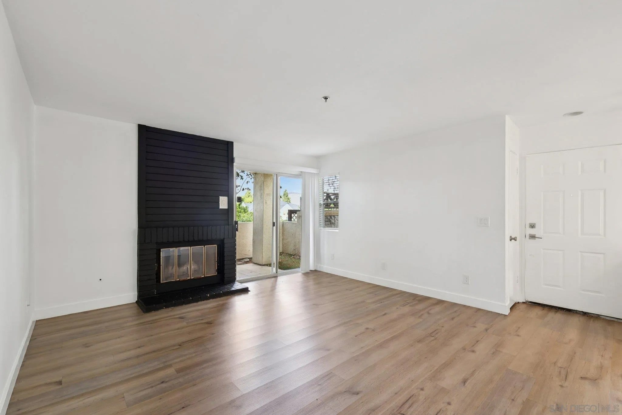 2077 Lakeridge Circle 104