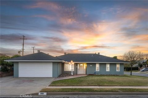 Photo of 819 N Shaftesbury Avenue, San Dimas, CA 91773 (MLS # CV26024300)