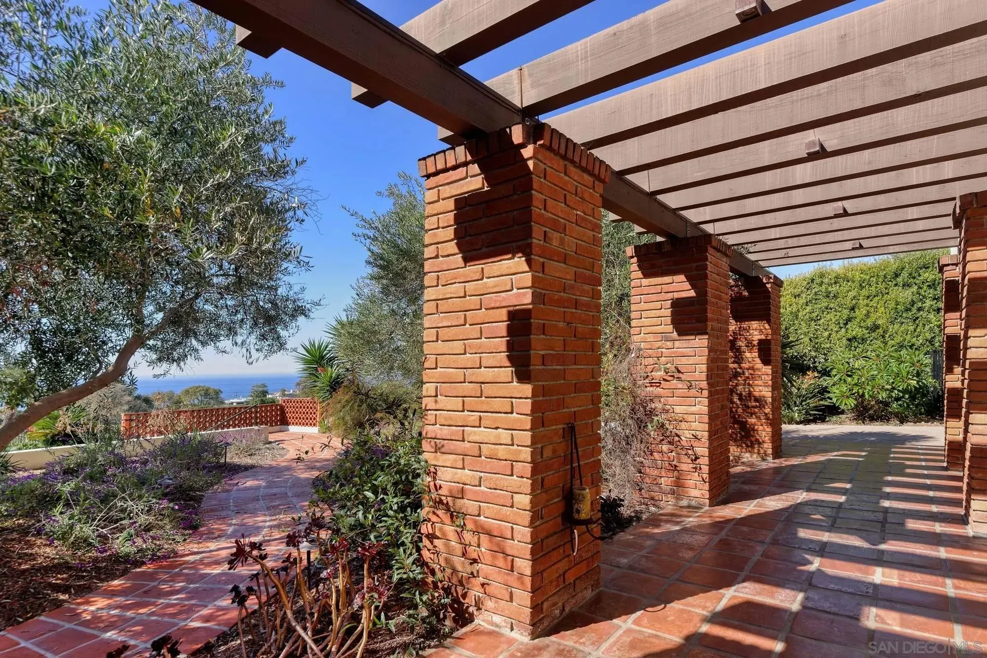 La Jolla, California 92037, United States, 3 Bedrooms Bedrooms, ,3 BathroomsBathrooms,Residential,Active,237094