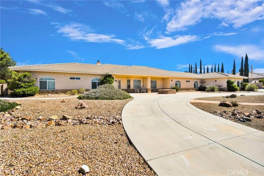 Photo of 7091 Coriander Trl, Oak Hills, CA 92344 (MLS # HD26063570)