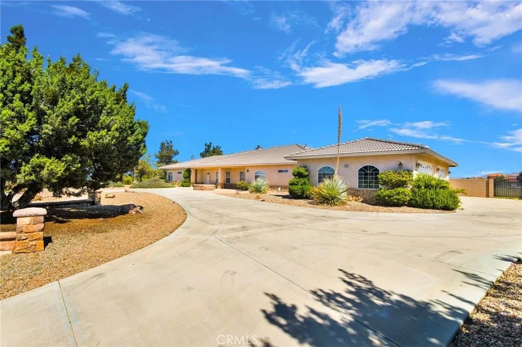 Photo of 7091 Coriander Trl, Oak Hills, CA 92344 (MLS # HD26063570)