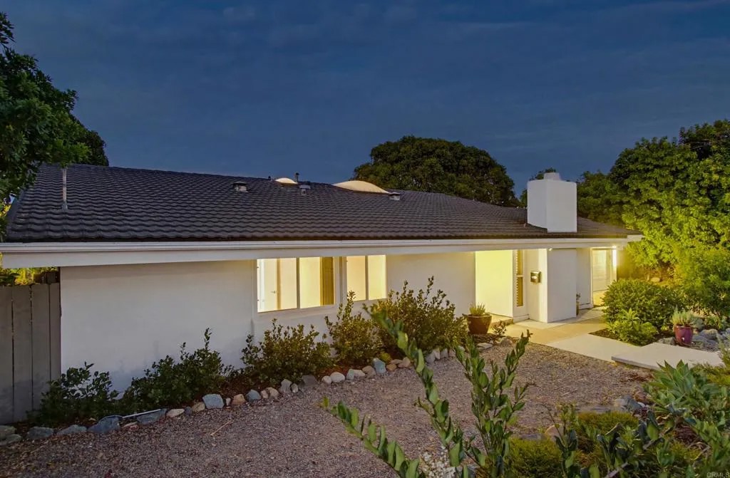 5605 Soledad Mountain Rd