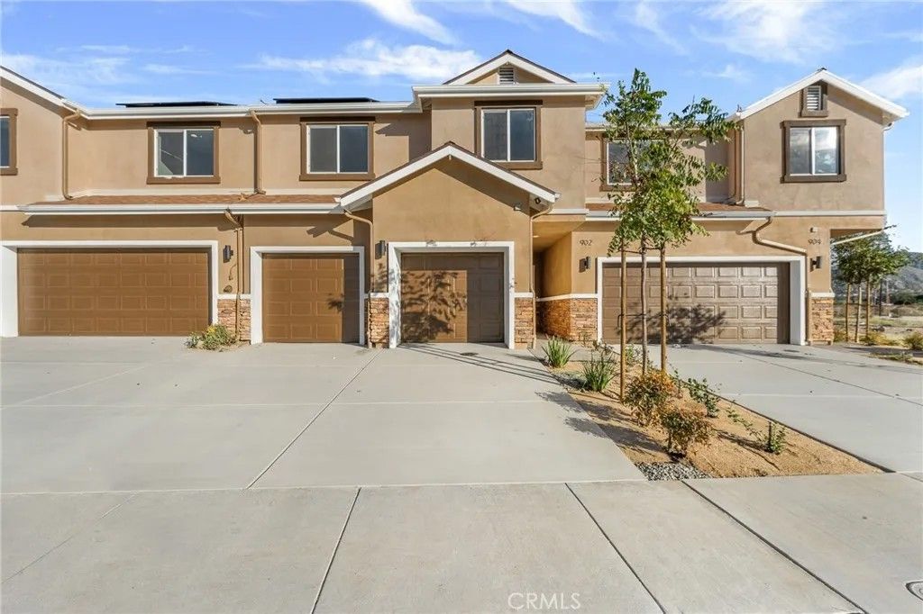 Photo of 902 W Hert Street, Colton, CA 92324 (MLS # DW25274087)