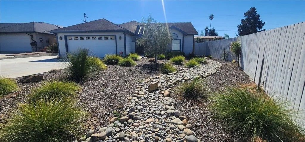 Photo of 860 Jessica Pl, Nipomo, CA 93444 (MLS # PI26060832)