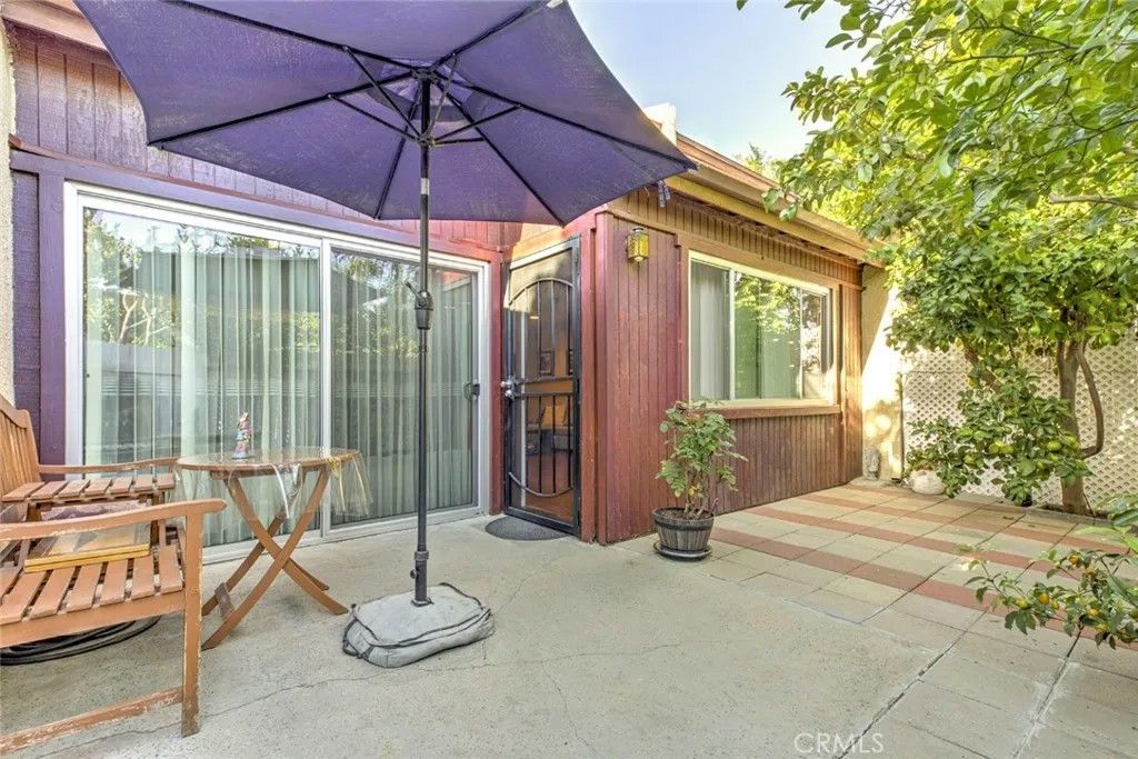 Photo of 7631 Vineland Ave #2, Sun Valley, CA 91352 (MLS # GD26076472)