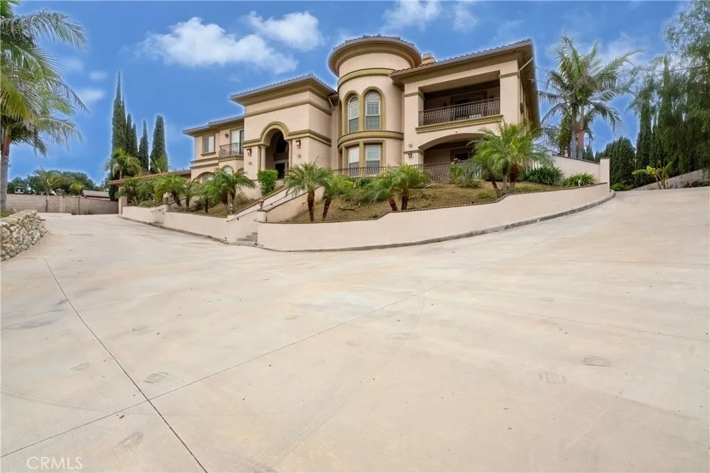 2935 N Monte Verde Drive