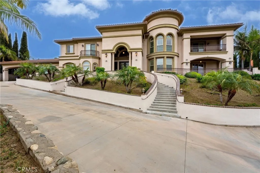 2935 N Monte Verde Drive