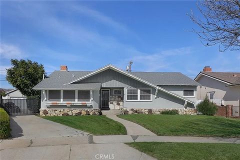 Photo of 16837 Itasca St, Northridge, CA 91343 (MLS # SR26043020)