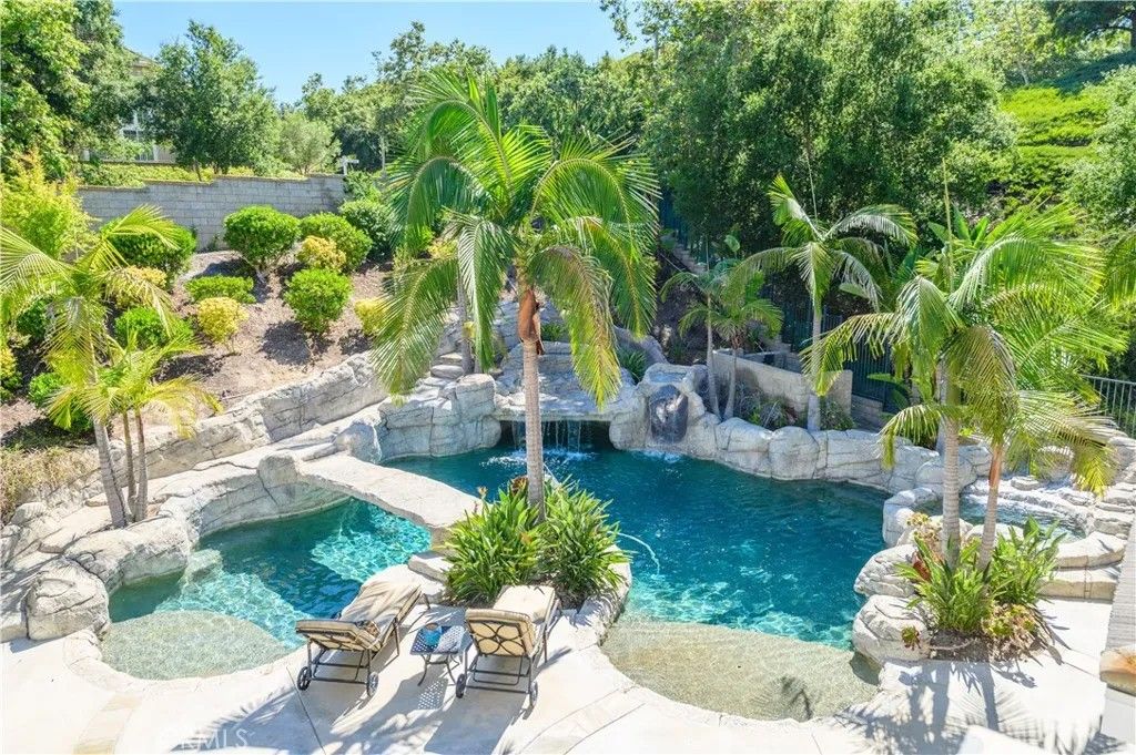 Photo of 21 Bent Oak, Coto De Caza, CA 92679 (MLS # OC26012344)