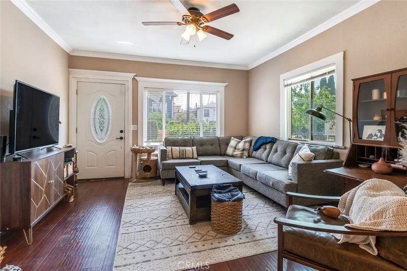1417 N Kenmore