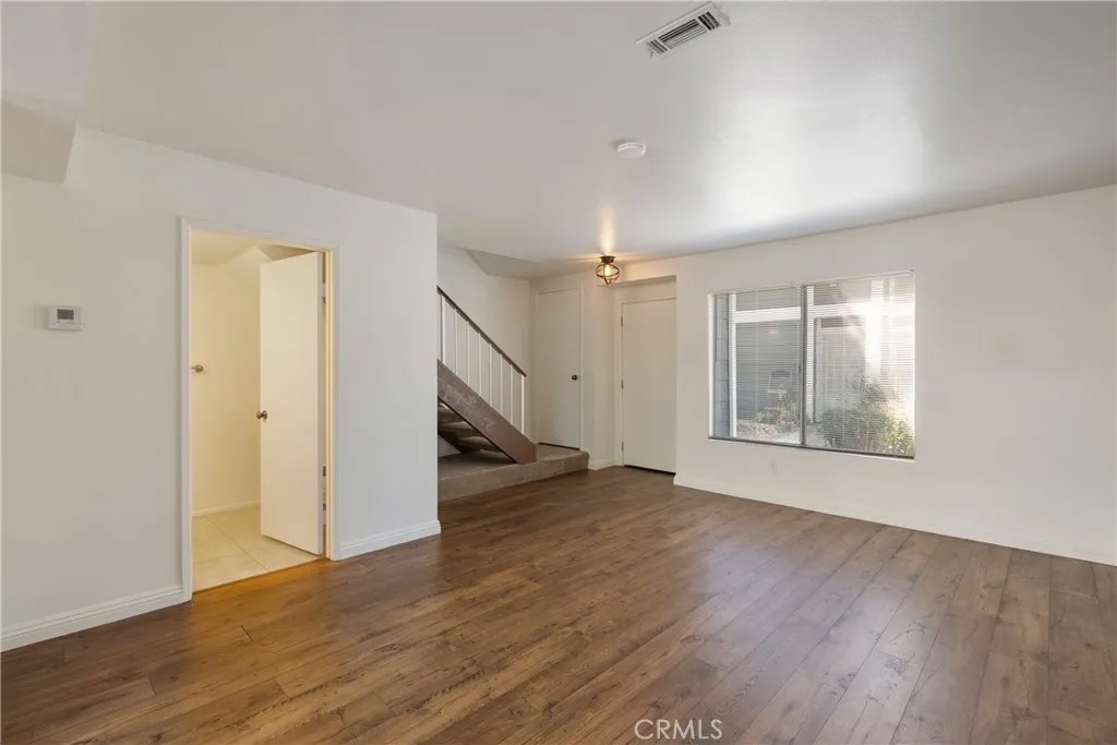 824 N Pasadena 6